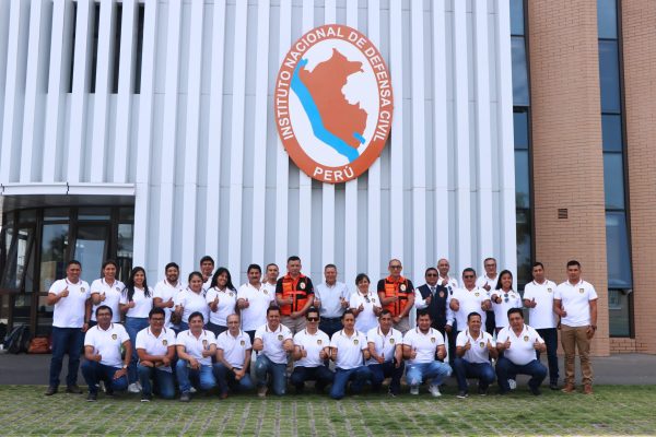 Alumnos de la V Maestría en Gestión del Riesgo de Desastres realizaron una visita al Centro de Operaciones de Emergencia Nacional (COEN)